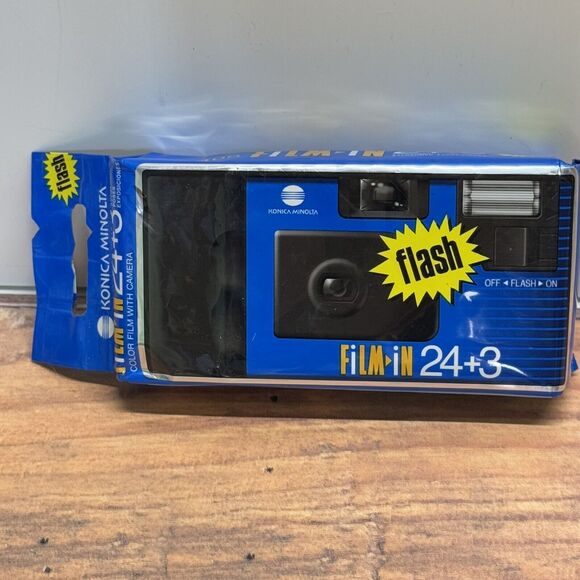 Konica Film-In 35 mm Disposable Camera Color Film ISO400 27-EXP w/Flash NOS - Picture 1 of 5